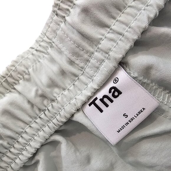 Aritzia TNA Big Easy Short, Pull On, Elastic Waist, Nylon, Green, Size Small - Picture 6 of 9